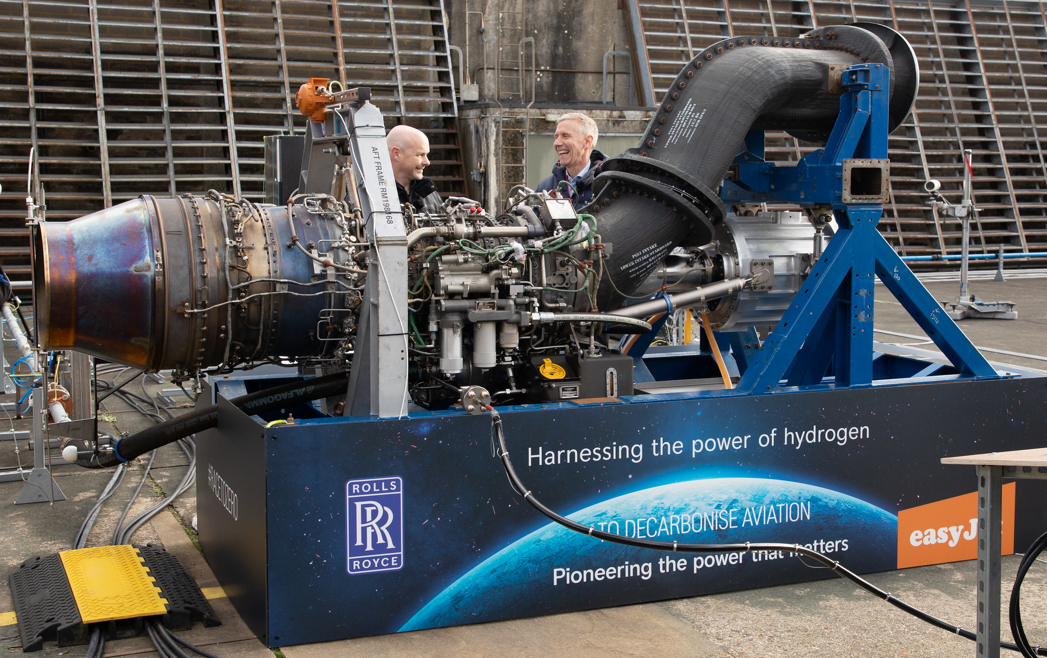 World's first test of hydrogen jet engine - Super Innovators