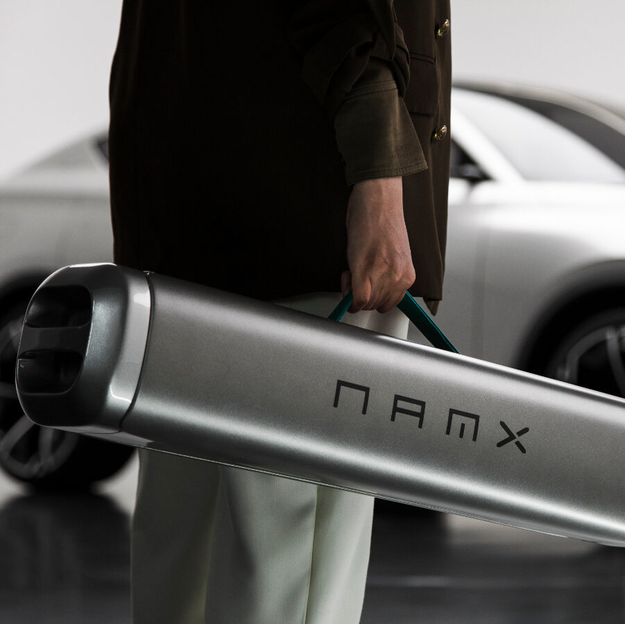 Refuel in seconds! SUV with swap in swap out hydrogen cartridges