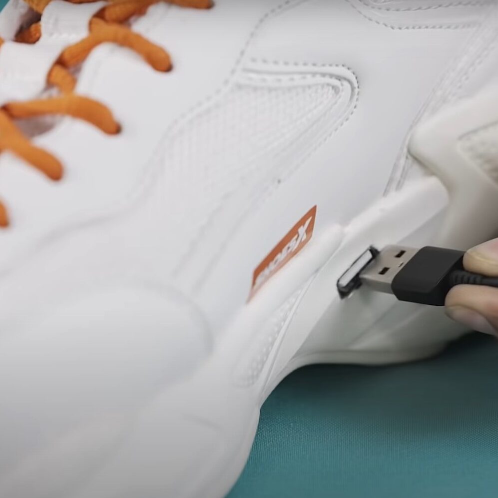Innovative shoe concept: Kinetic energy recovery, USB charging and more