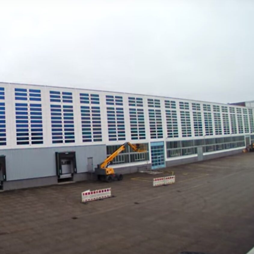 Timelapse: Berlin warehouse façade covered in solar film