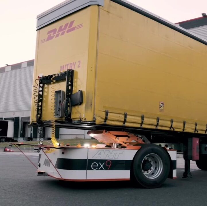 Bot repositions trailers at logistics terminals