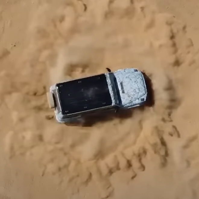 Electric Mercedes off-roader can do 360 tank-turn