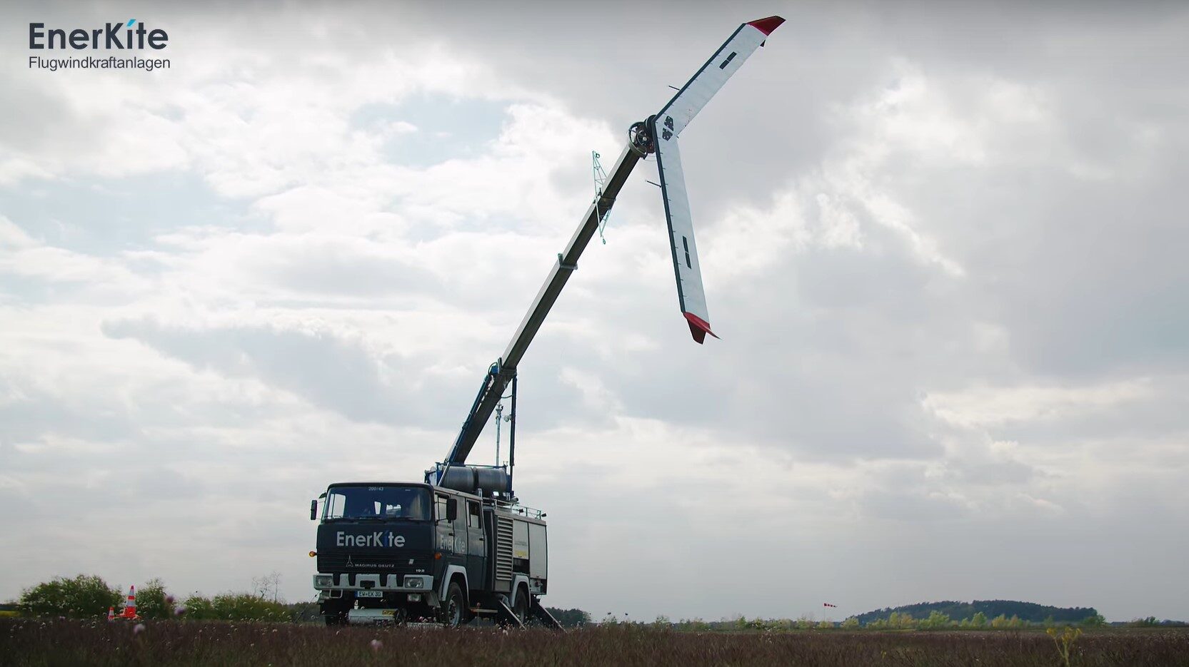 VIDEO: Truck-mounted wind power kite