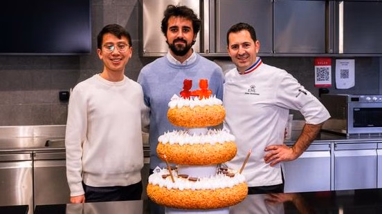Robotic wedding cake with edible batteries